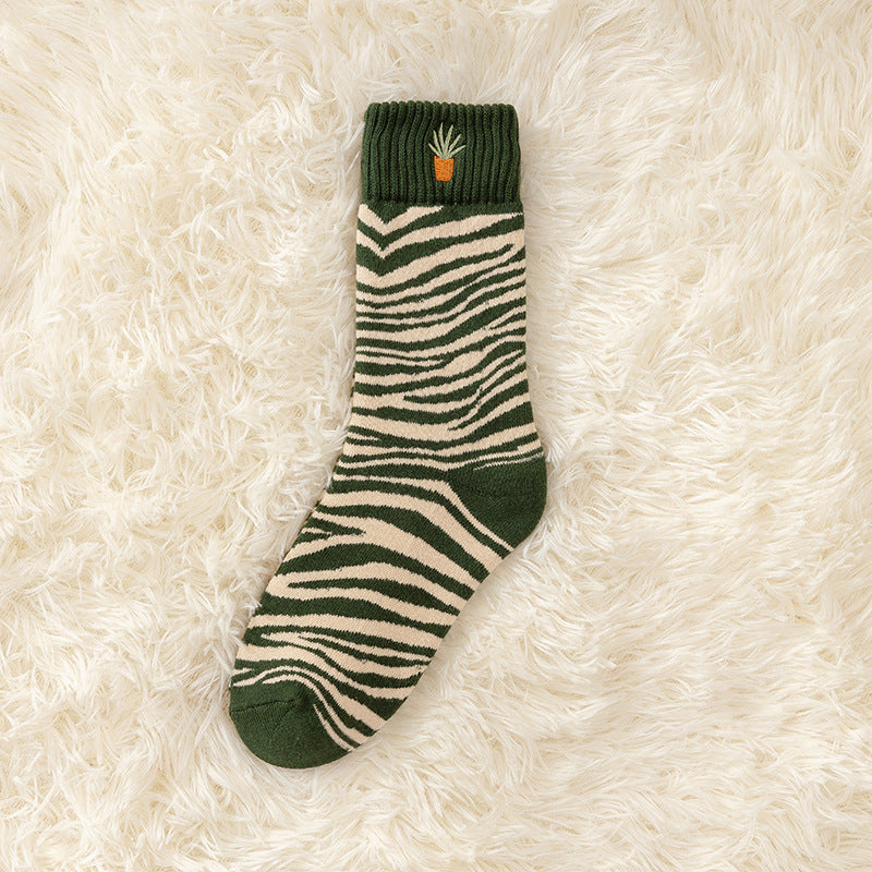 Christmas Green Plush Cotton Thick Embroidery Terry Sports Socks