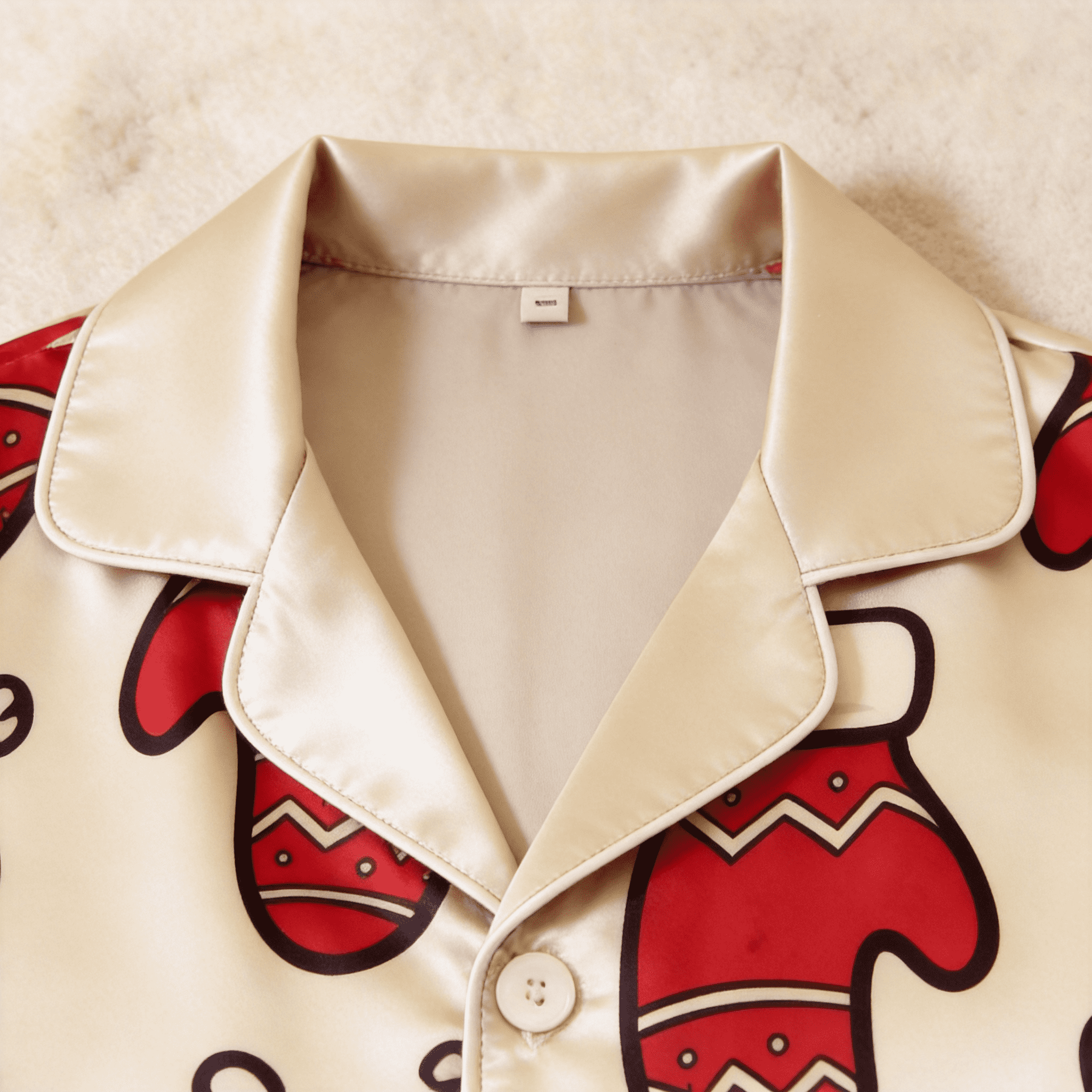 Festive Mitten Print Satin Matching Pajamas for Couples – Long Sleeve Button-Down Top & Pants Sleepwear Set
