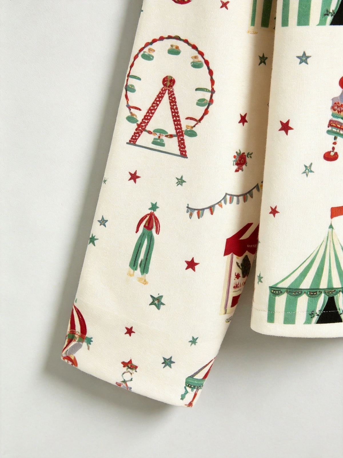 Two-Piece Set Women Christmas Button-Down Long Sleeve PJS Set with Pockets Cute Circus and Carnival Print Festive Holiday  Pajamas