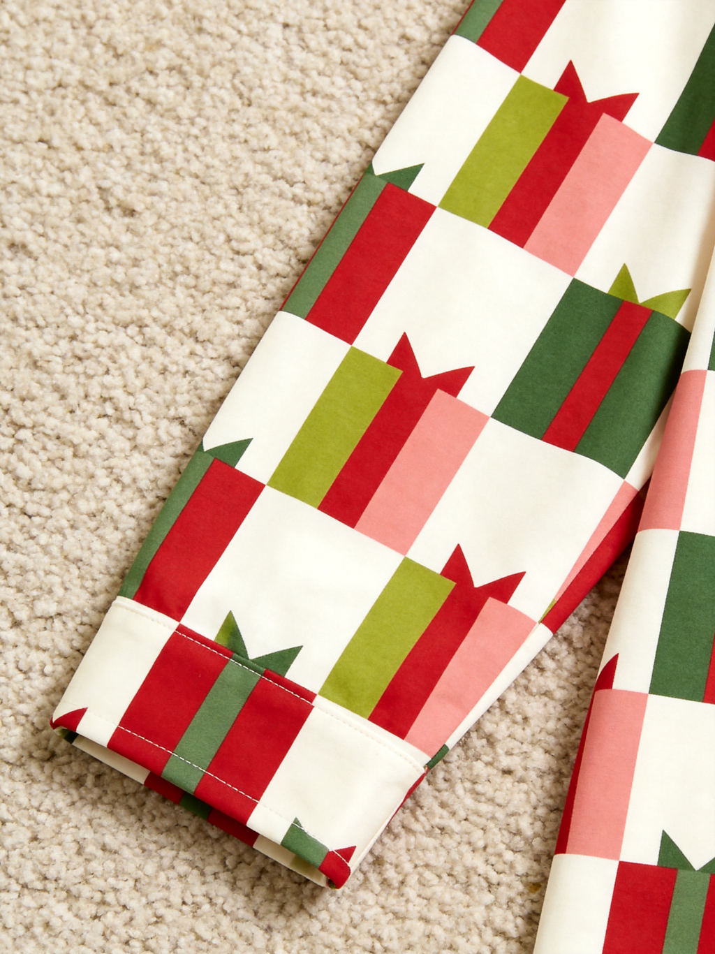 Two-Piece Set Women Christmas Two-Piece Button-Down Long Sleeve PJS Set with Pockets Festive Holiday Gift Box Print  Pajamas