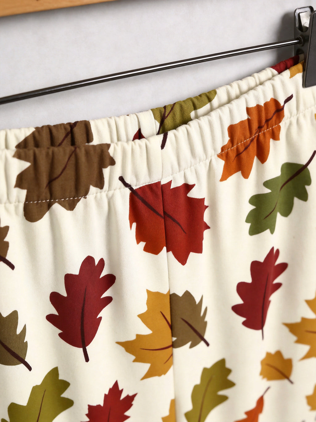 Classic Colorful Fall Maple Leaves Pattern Print Matching Family Sleepwear