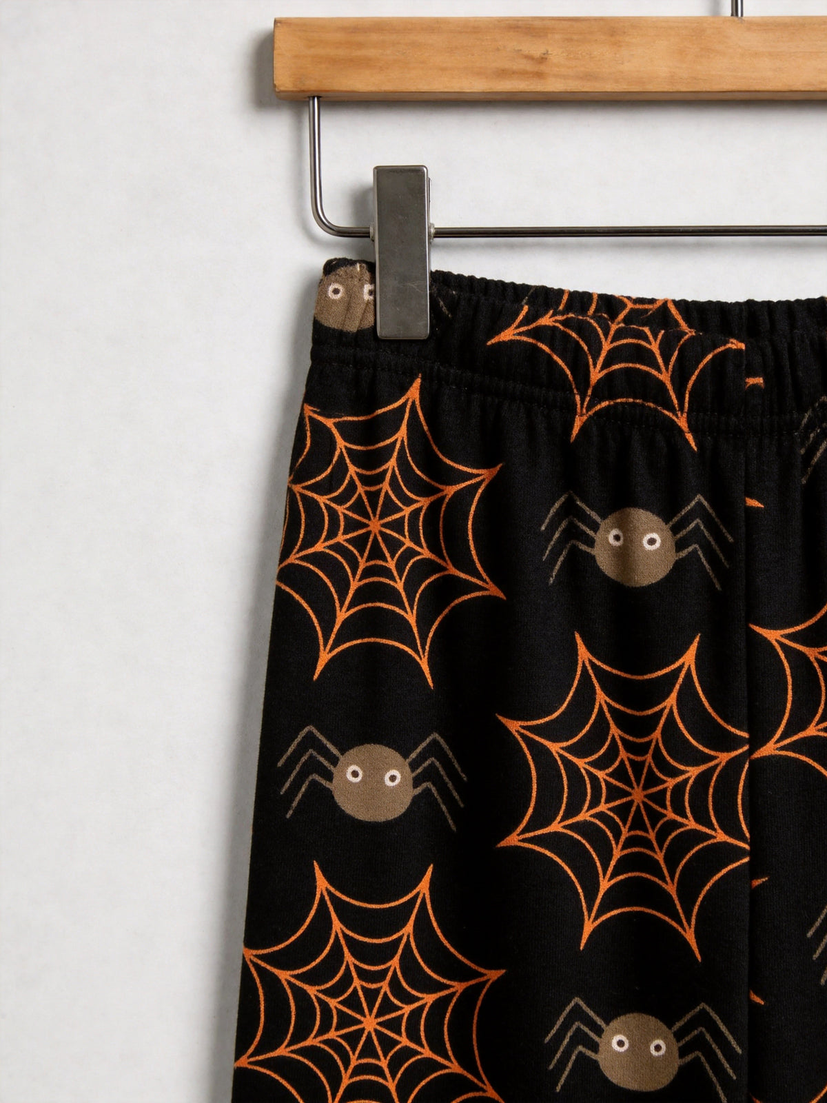 Halloween Spooky Spider Web and Spider Print Black Button-Front Pajama Set