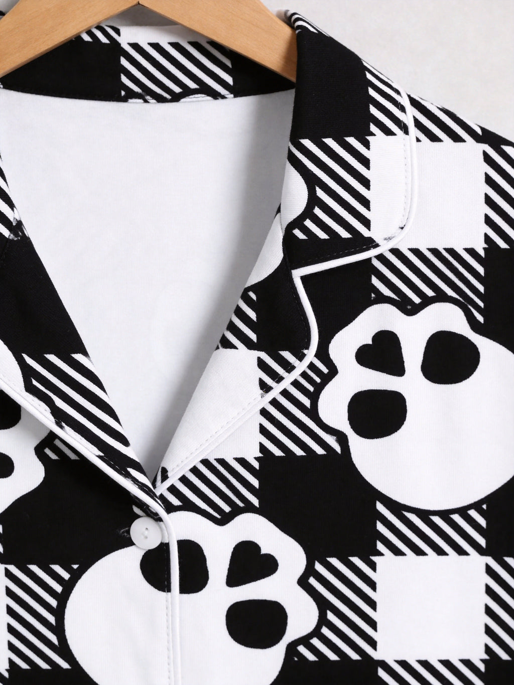Black and White Buffalo Plaid Skull Graphic Soft Lounge Sleep Set