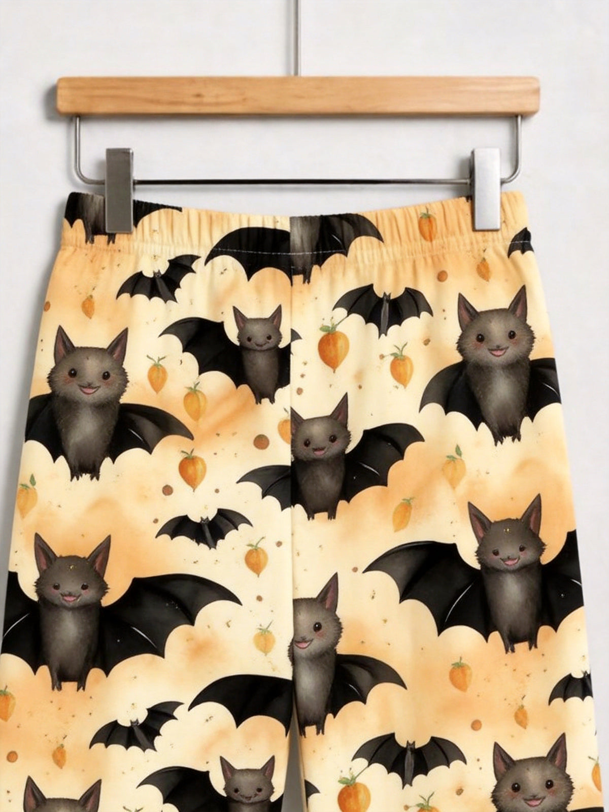 Cute Little Bat & Lantern Print Yellow Halloween Notch Collar Pajama Set