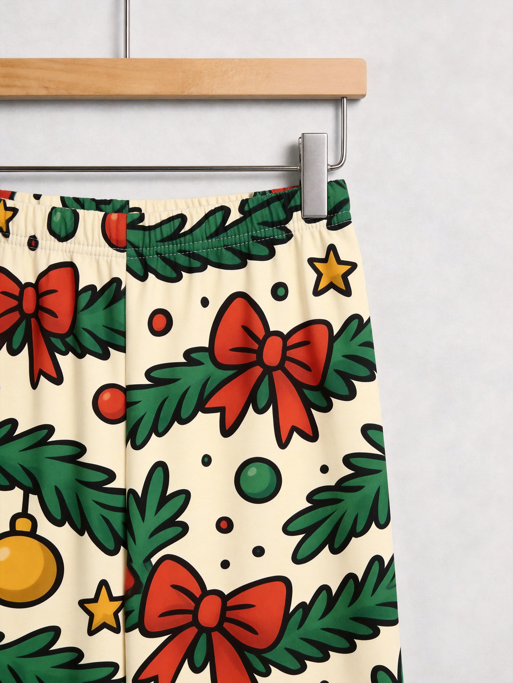 Christmas Garland with Red Bows and Ornaments Print Couple Matching Sleepwear Set