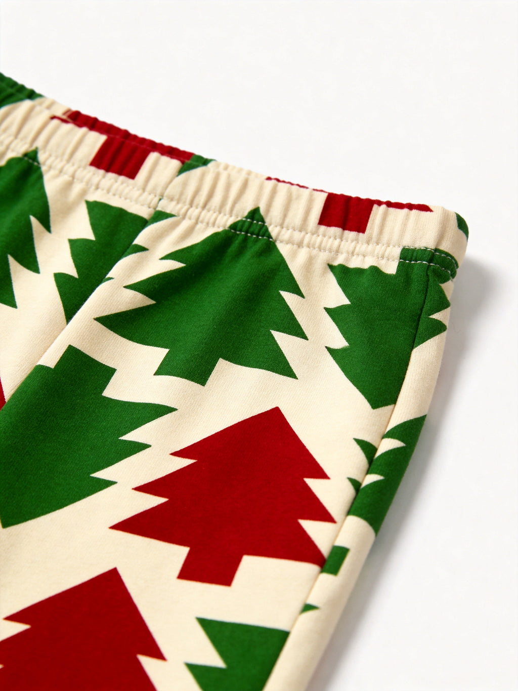 Red and Green Retro Geometric Christmas Tree Print 3-Button Henley Couple Sleepwear Set